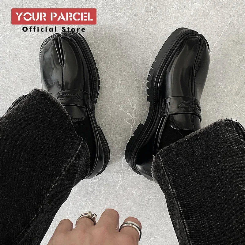 Split toe horseshoe shoes for men's thick sole Loafer shoes Tabi shoes patent leather Korean version trend casual leather shoes