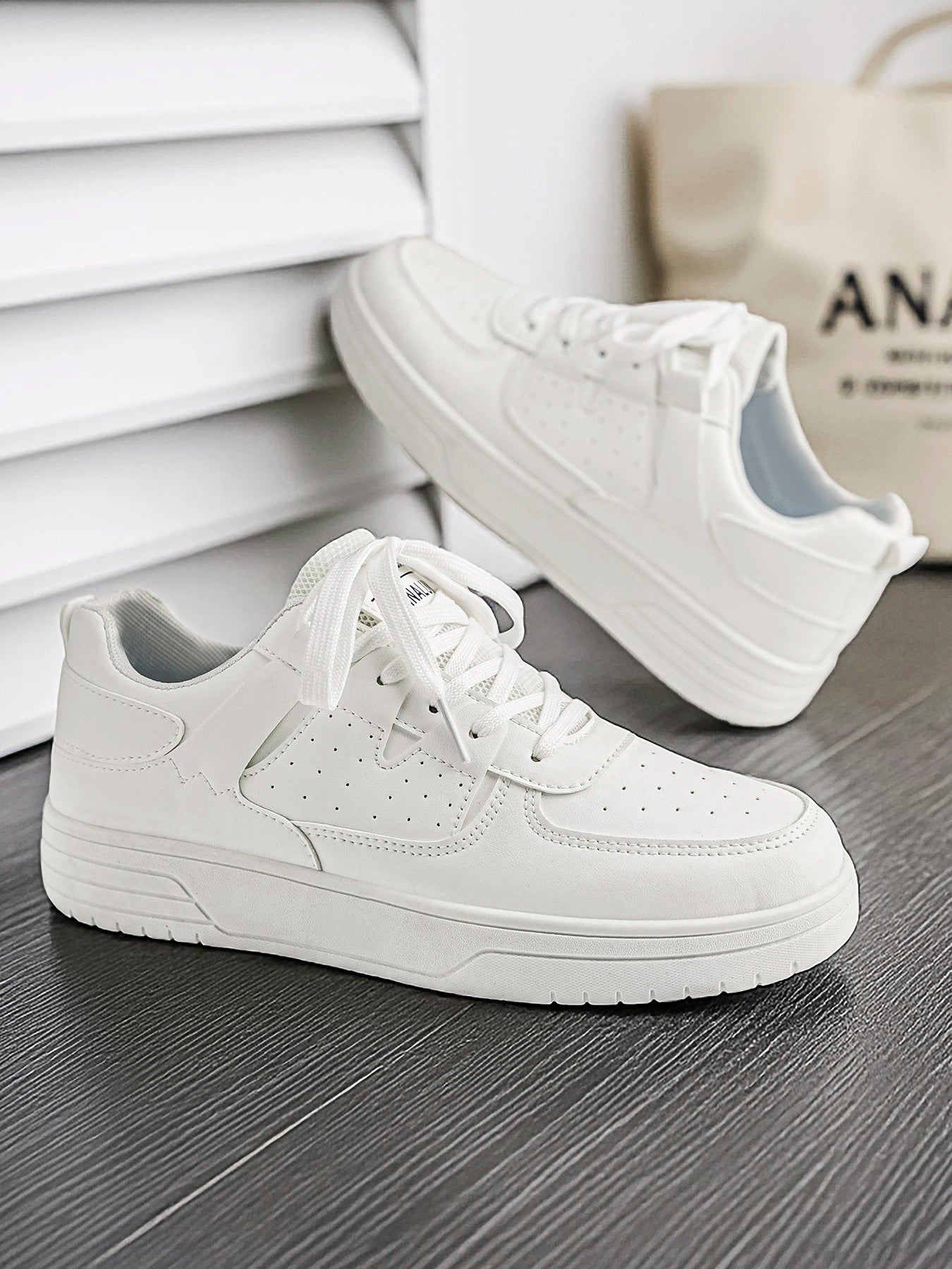 Fashionable sports shoes - skate shoes. Low-top lace-up shoes with a school style and street style, suitable for daily outdoor